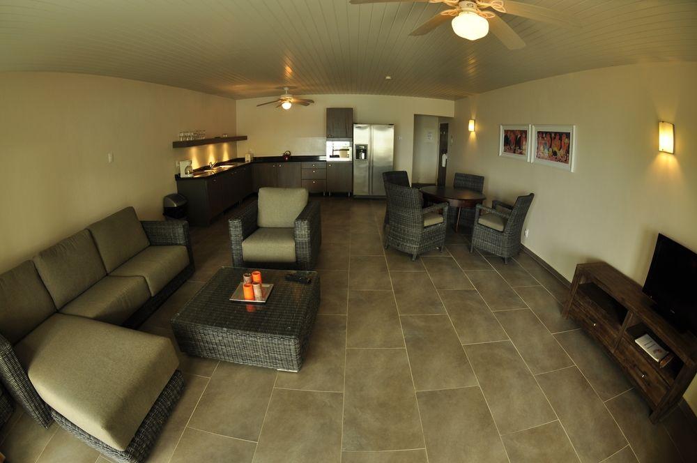 Belmar Oceanfront Apartments Bonaire Екстериор снимка