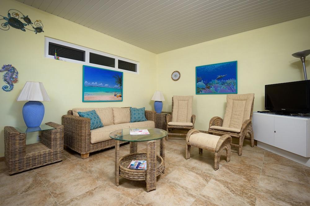 Belmar Oceanfront Apartments Bonaire Екстериор снимка