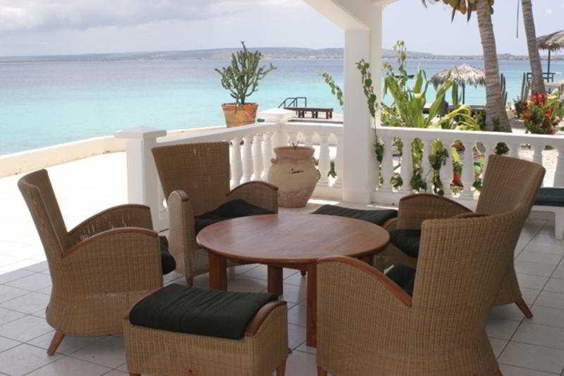 Belmar Oceanfront Apartments Bonaire Екстериор снимка