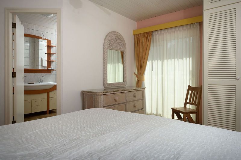 Belmar Oceanfront Apartments Bonaire Екстериор снимка