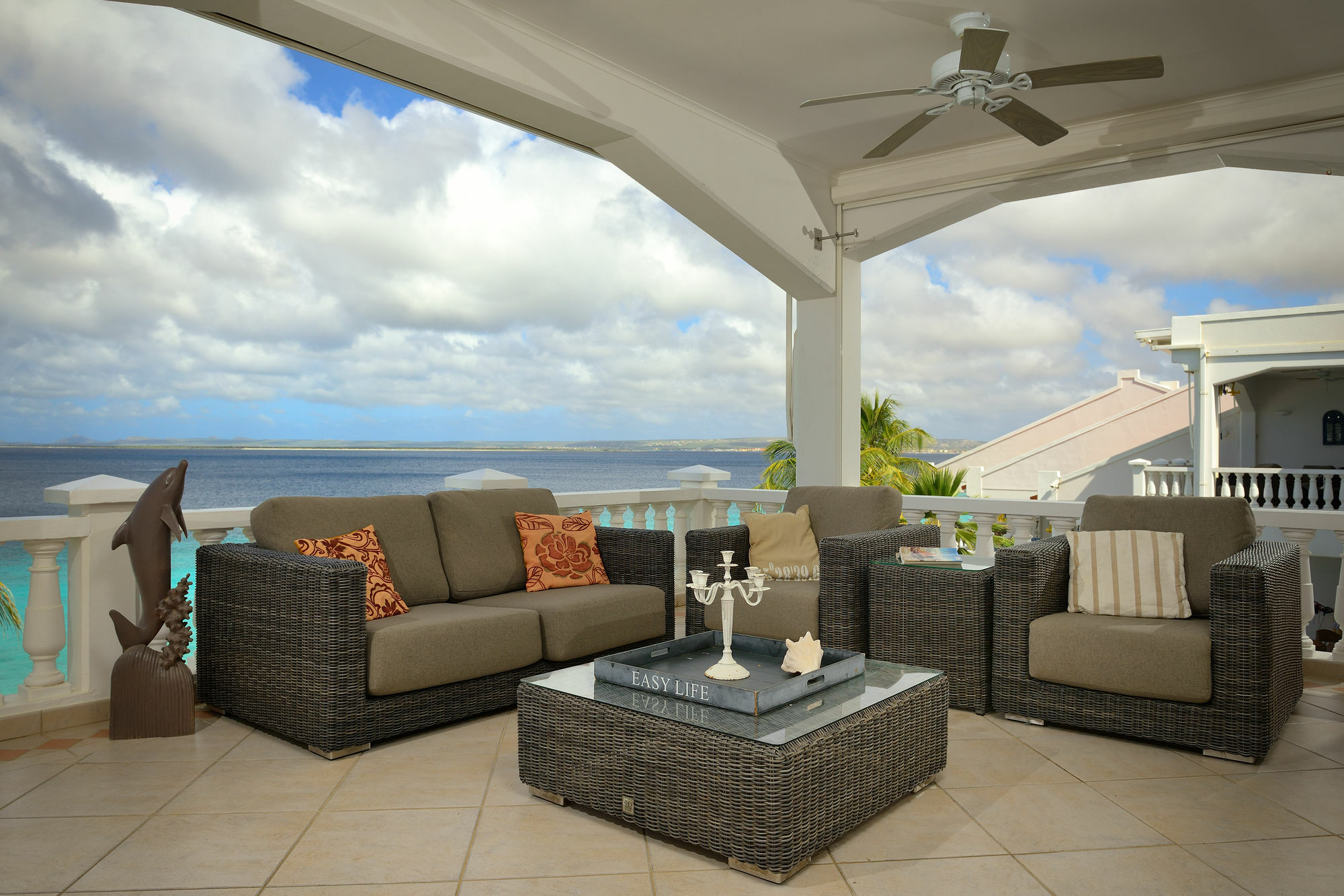 Belmar Oceanfront Apartments Bonaire Екстериор снимка