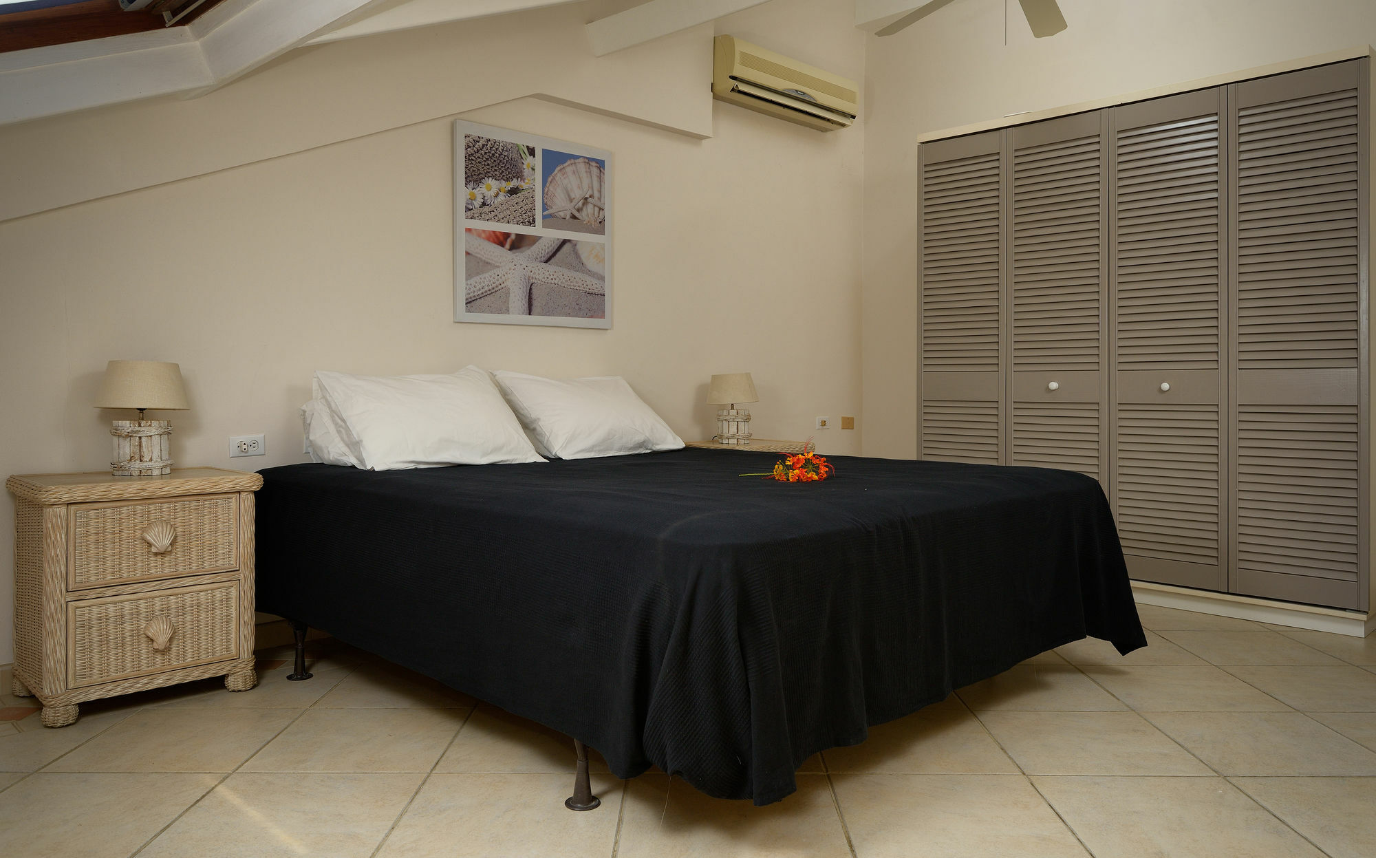 Belmar Oceanfront Apartments Bonaire Екстериор снимка