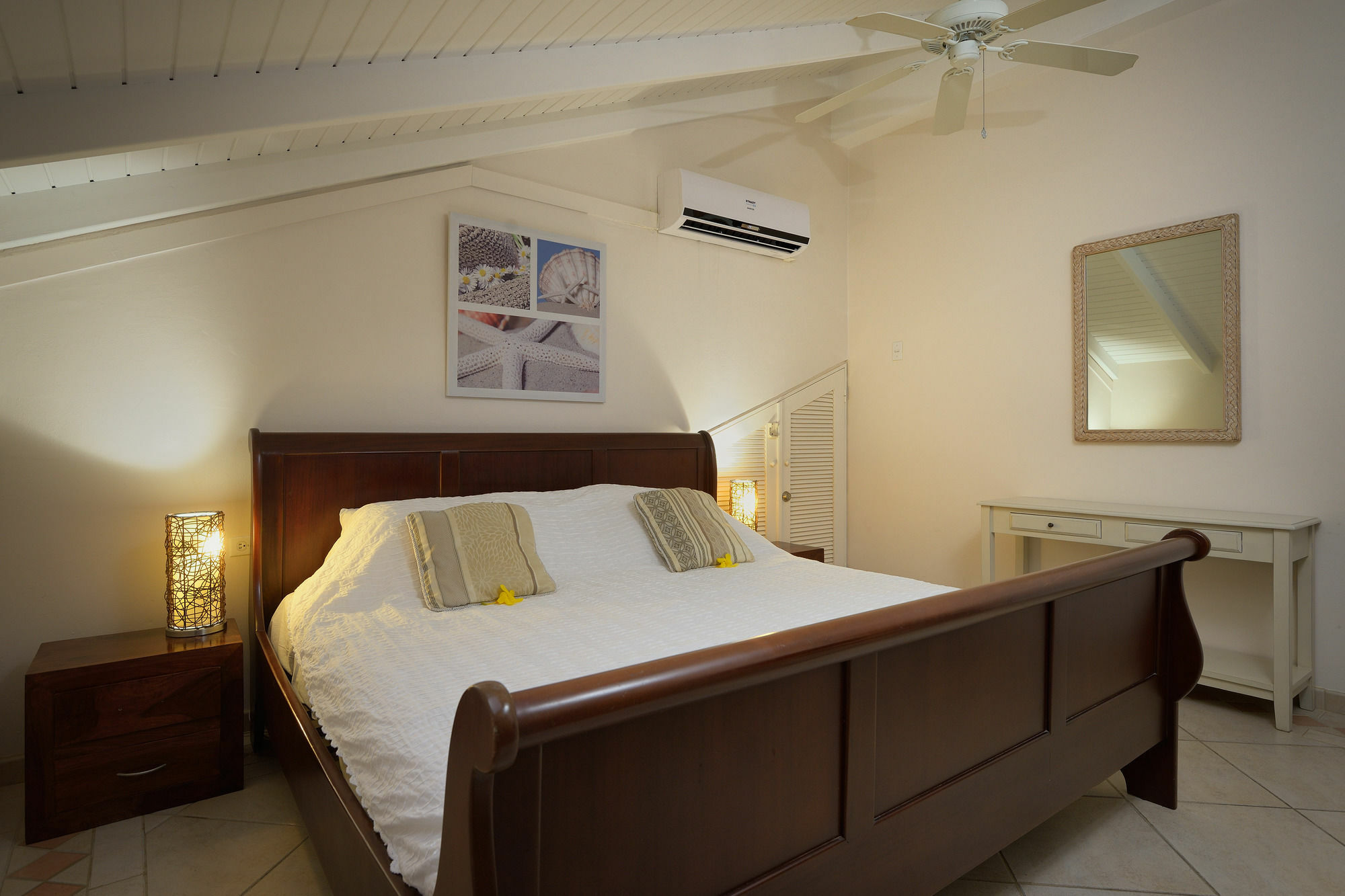 Belmar Oceanfront Apartments Bonaire Екстериор снимка