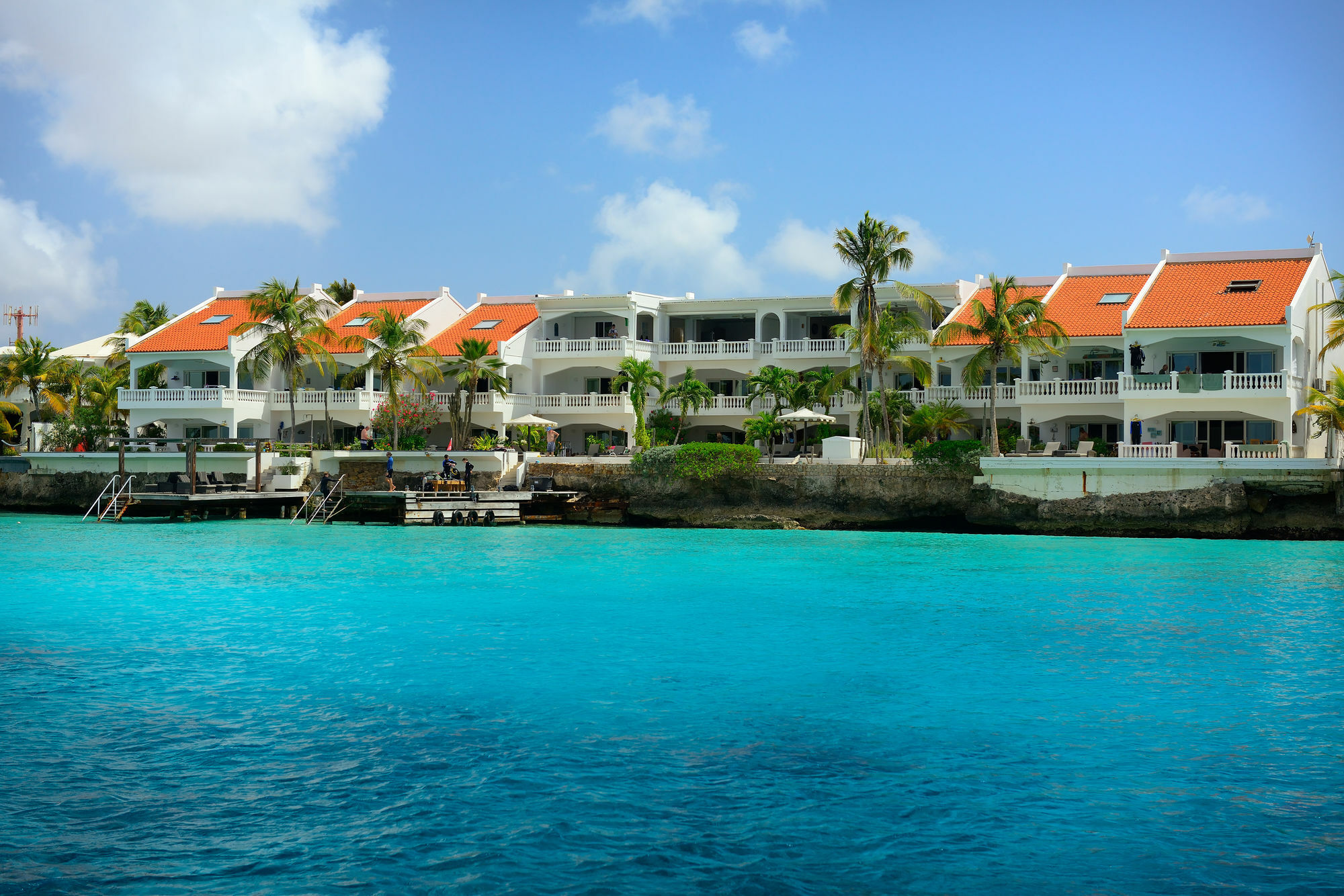 Belmar Oceanfront Apartments Bonaire Екстериор снимка